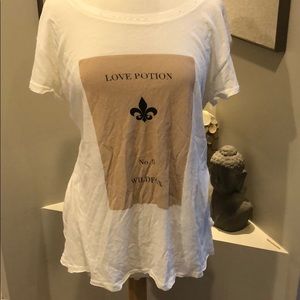 Wildfox T-shirt size M  Love potion #9 collection